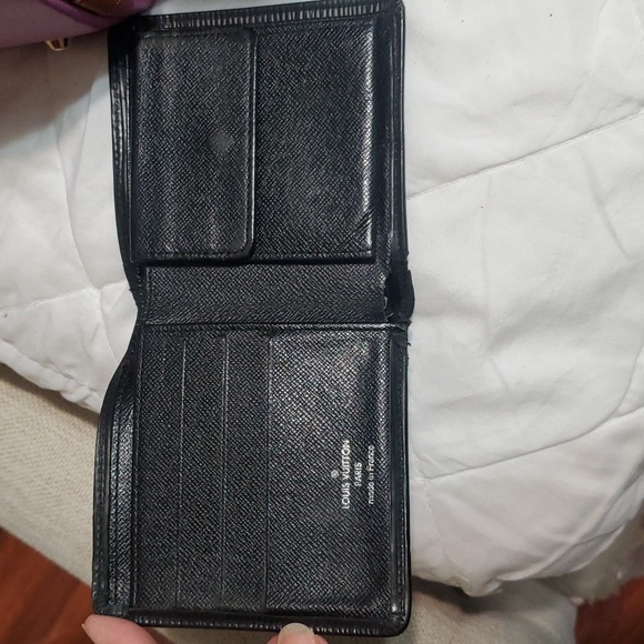 Louis Vuitton man Black epi Leather wallet🖤🖤🖤 - Picture 4 of 11